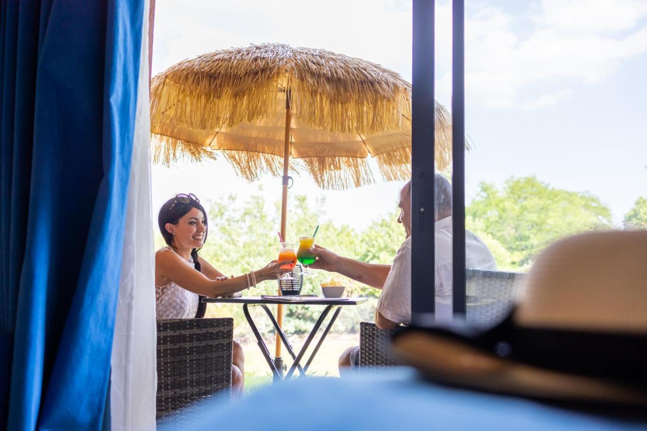 Logis Hotel & Spa Dejeunez Sous L'Arbre Rousset  Dış mekan fotoğraf